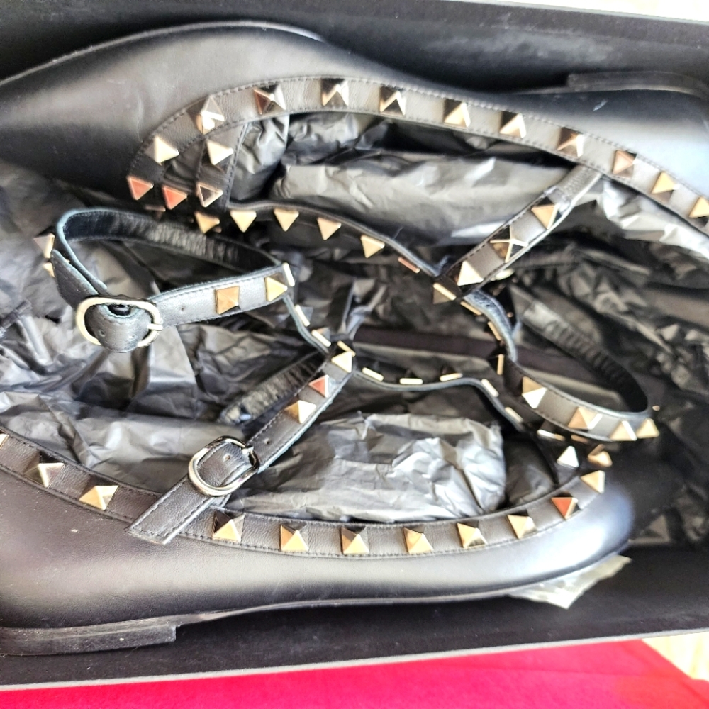 VALENTINO - Picture 8 of 13